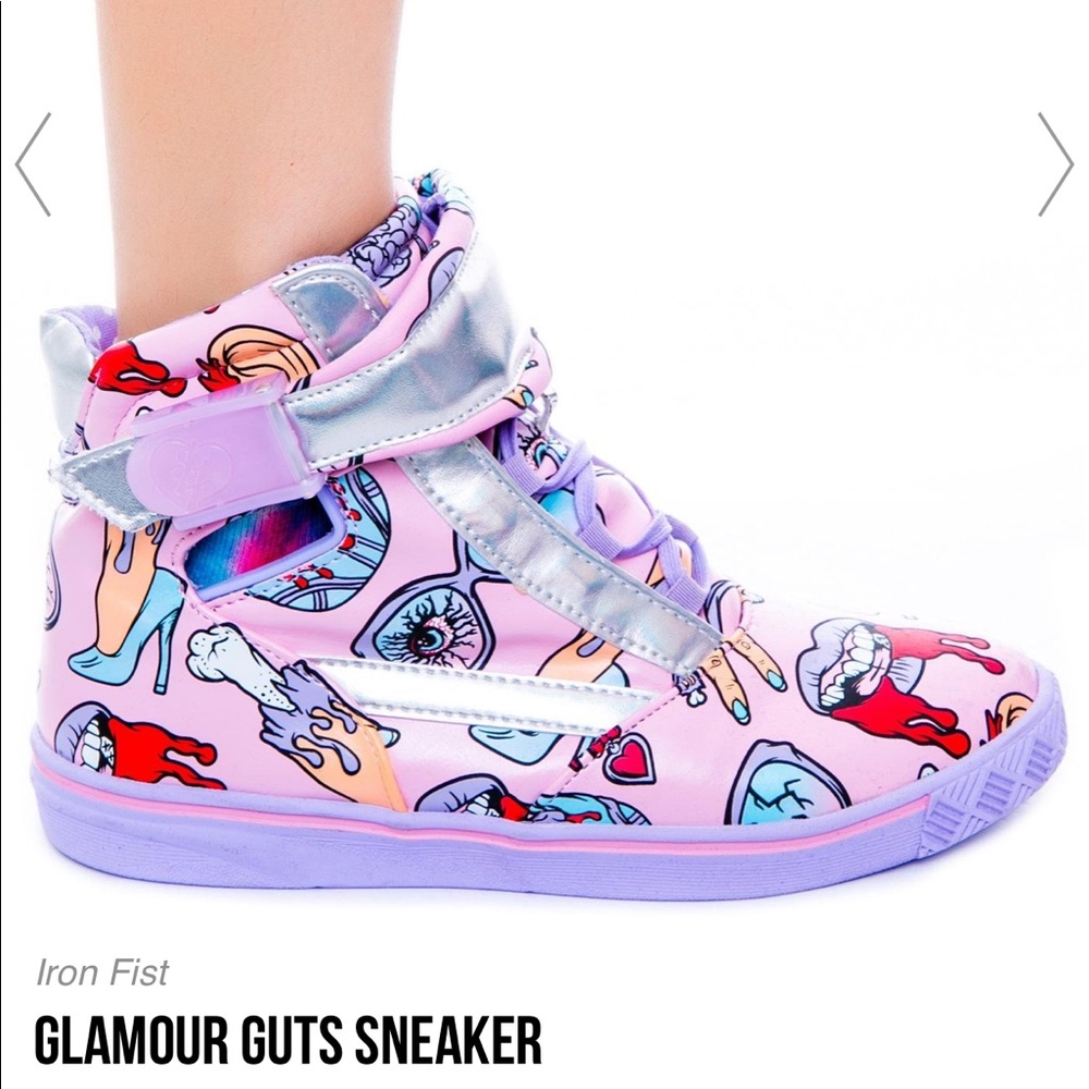 ***ISO THESE SHOES SIZE 7-7.5***